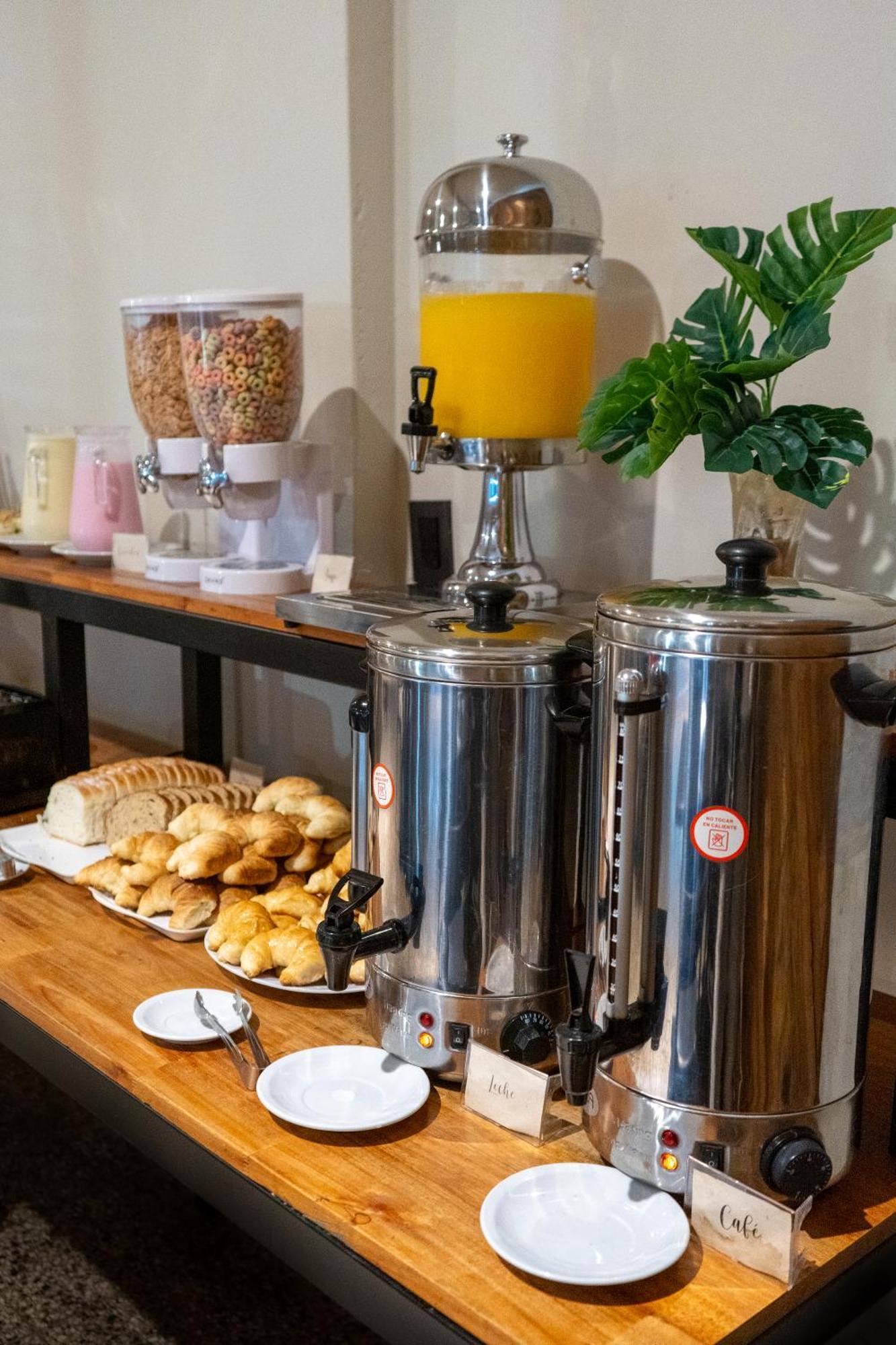 Hotel City Posadas Zewnętrze zdjęcie