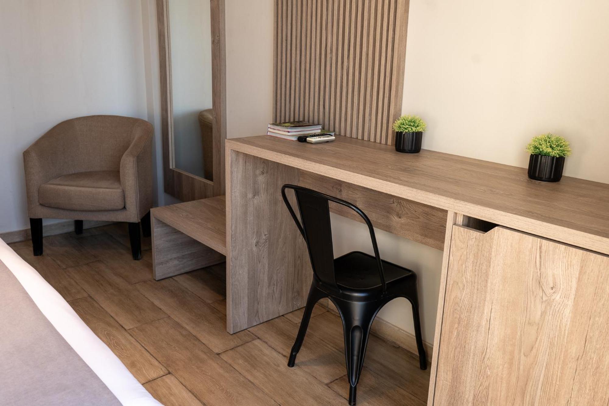 Hotel City Posadas Zewnętrze zdjęcie